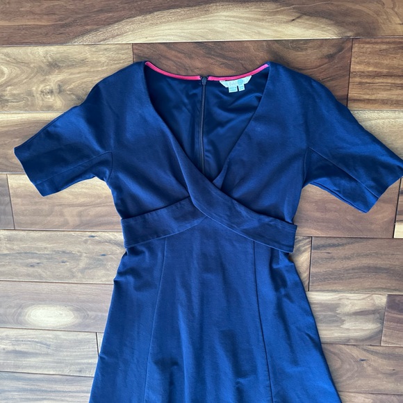 Boden Navy Blue Faux Wrap Neckline Dress size 6L - Picture 2 of 4